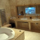 Кинотеатр в зеркале для ванной комнаты
